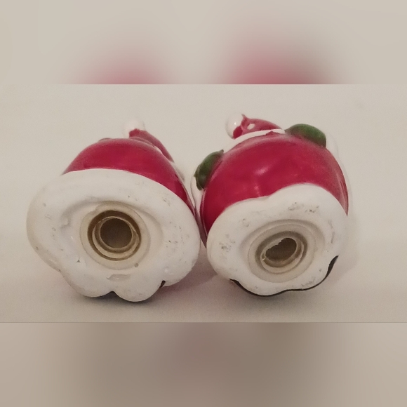 Santa and Mrs. Clause Salt and Pepper Shakers. - Picture 5 of 7